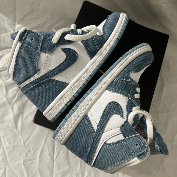 Denim Jordan 1 size 10c - Picture 5 of 7